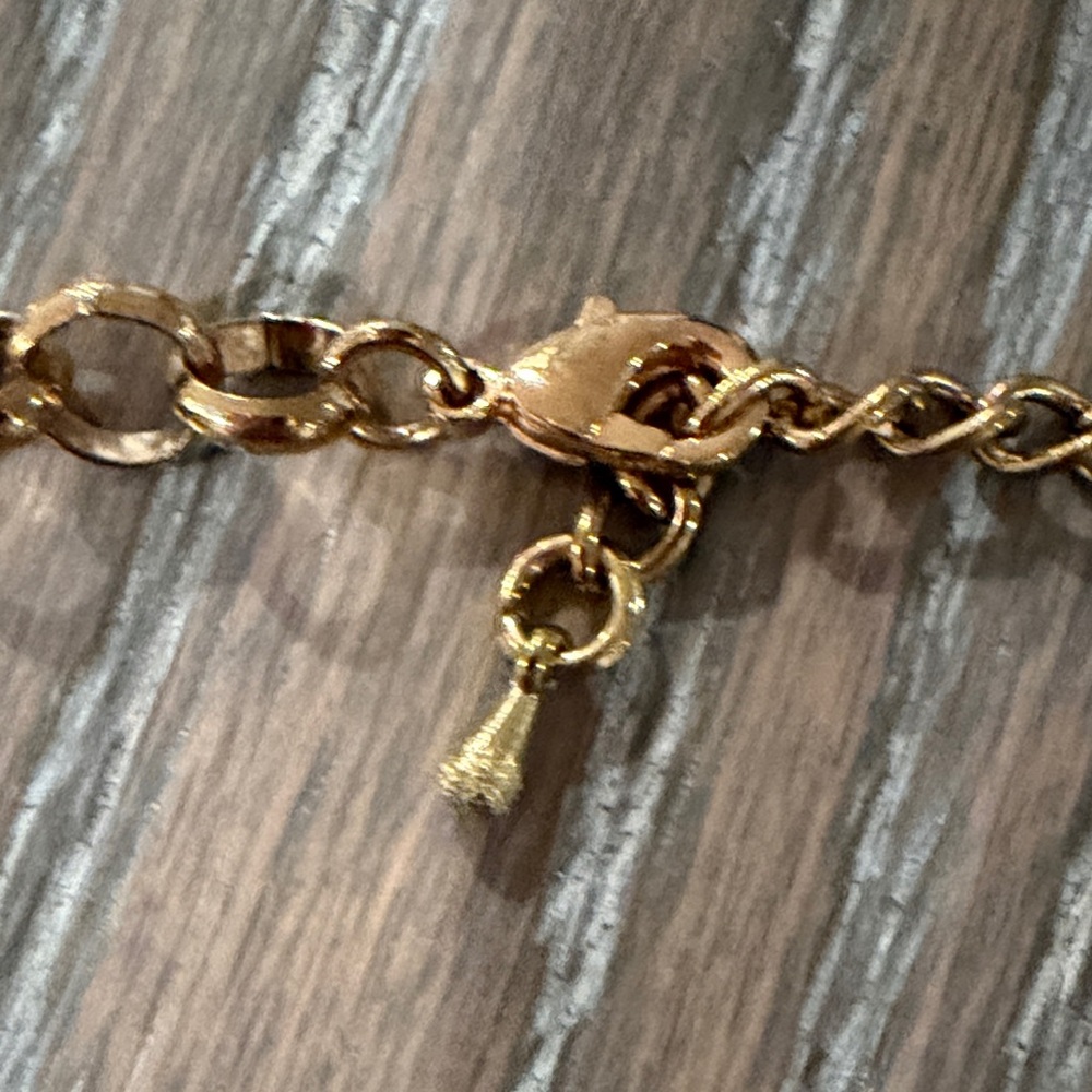 Elegant Gold Chain Link Necklace - Picture 4 of 4